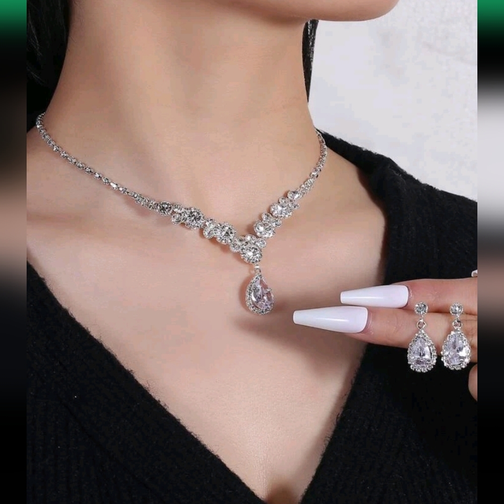 Silver Rhinestone Necklace Set
